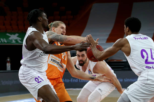 绩始终未见 绩始终未见