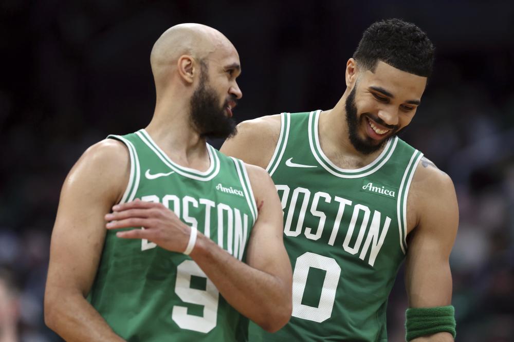 转会市场中 转会市场中